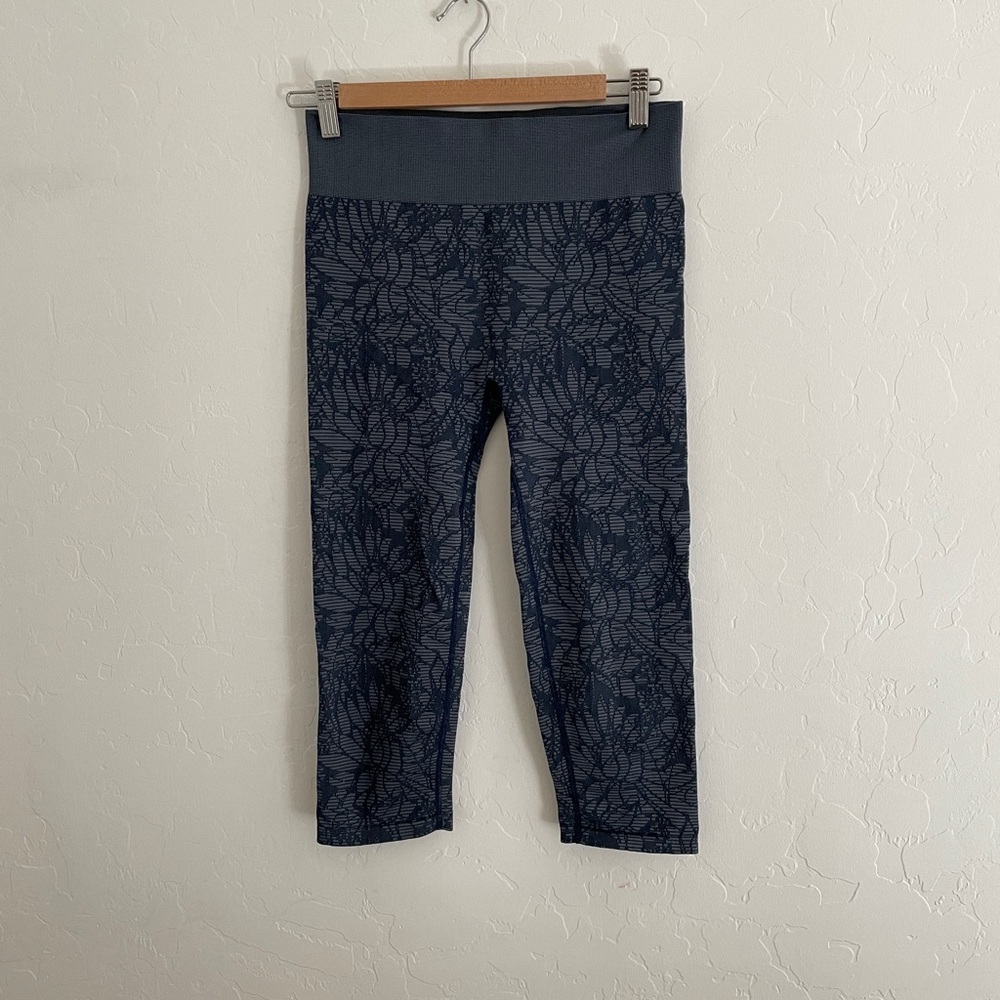 Fabletics Seamless Floral Capri Legging